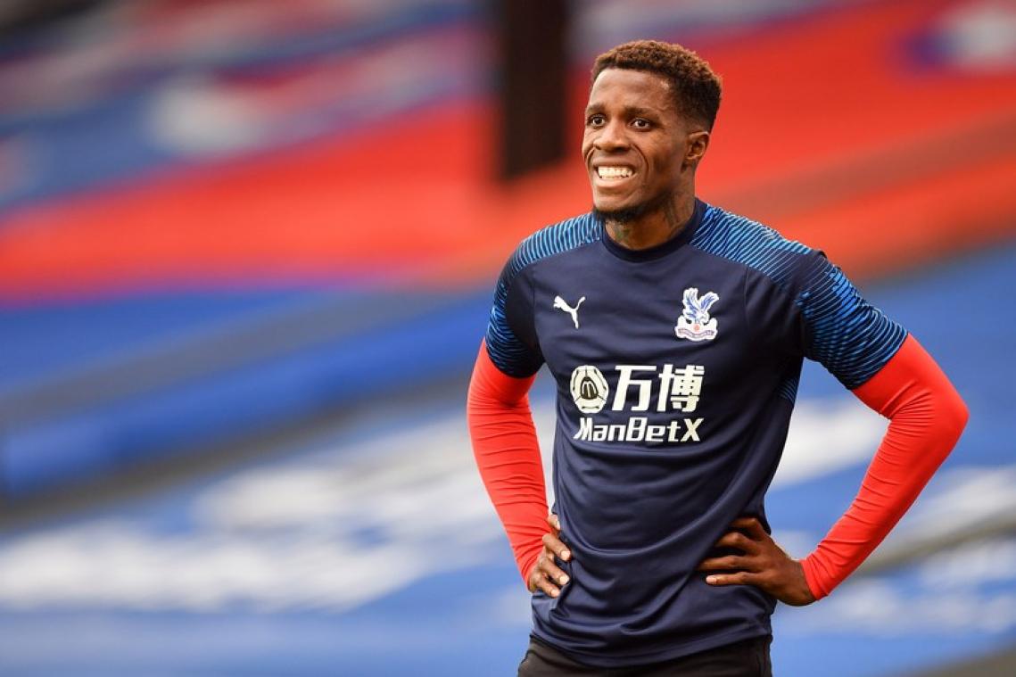 Politie arresteert 12-jarige jongen die racistische berichten stuurt naar Wilfried Zaha