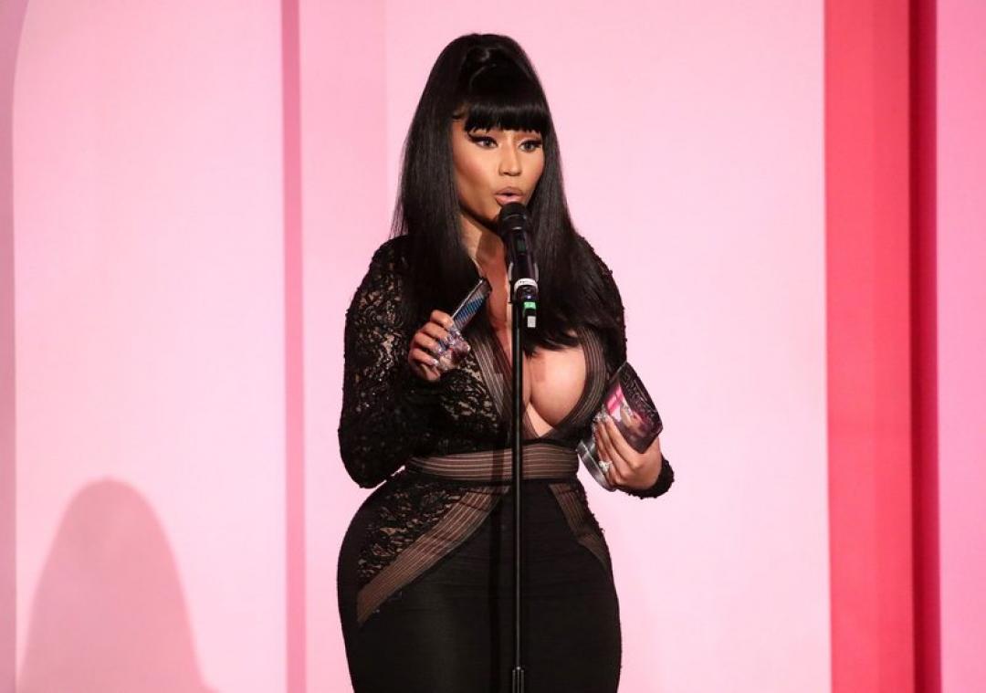 Nicki Minaj laat weten dat ze ZWANGER is: Ben immens dankbaar (foto's)