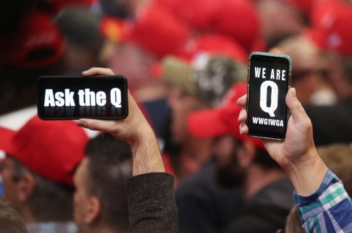 Twitter pakt QAnon-beweging aan en verwijdert duizenden accounts