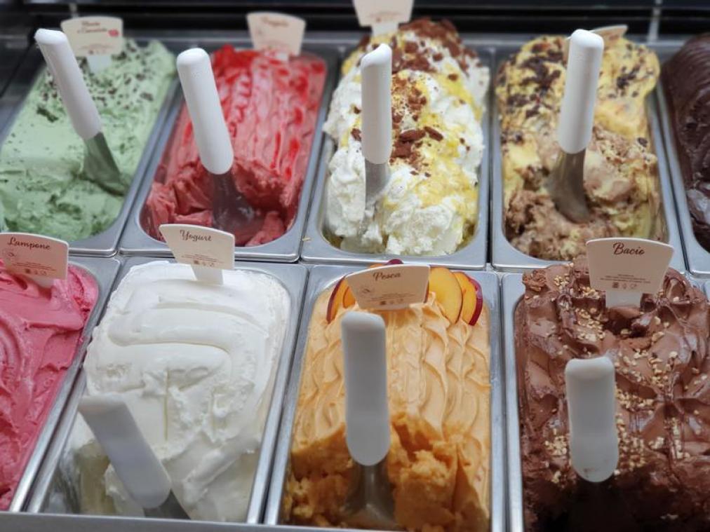 BIZAR. Er bestaat nu ijs dat smaakt naar de hotdogs van HEMA