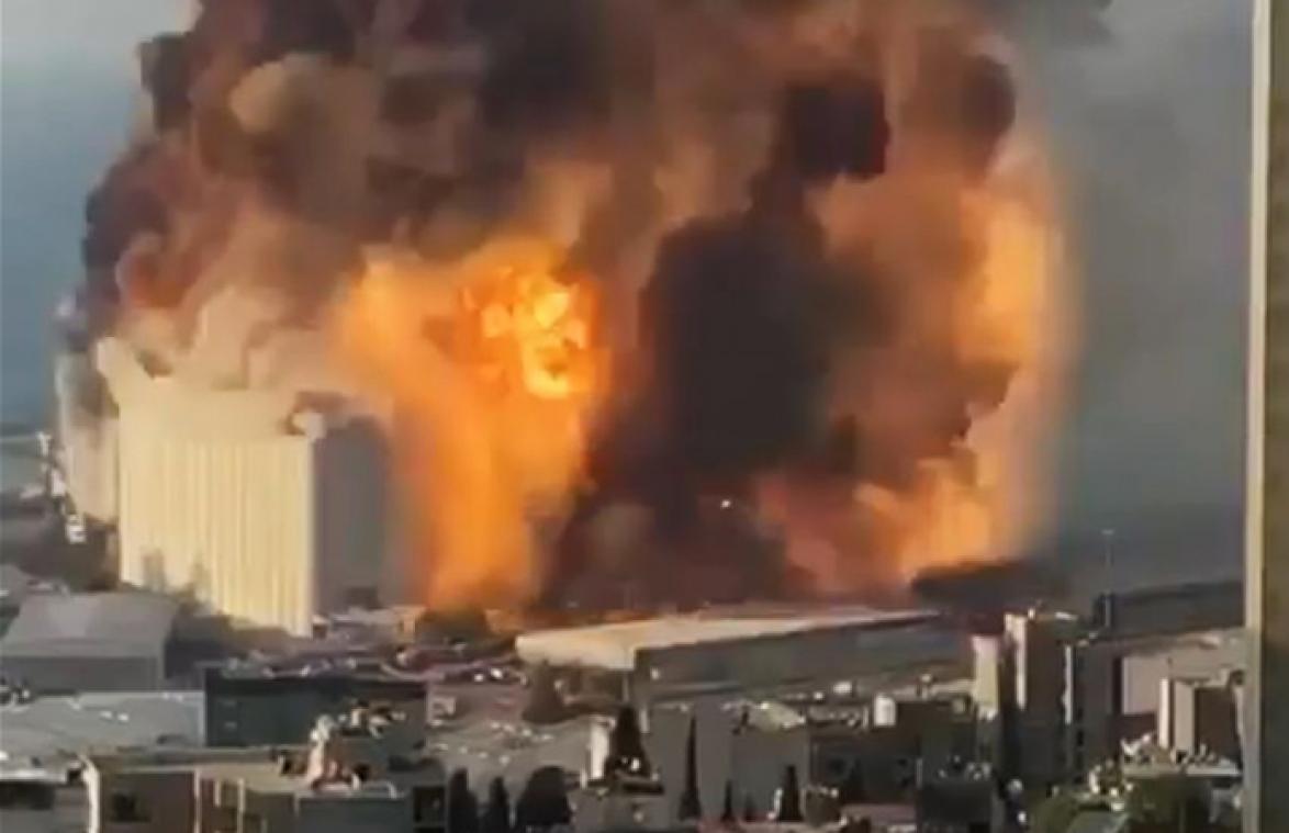 Enorme ontploffing in Libanese hoofdstad Beiroet (video)
