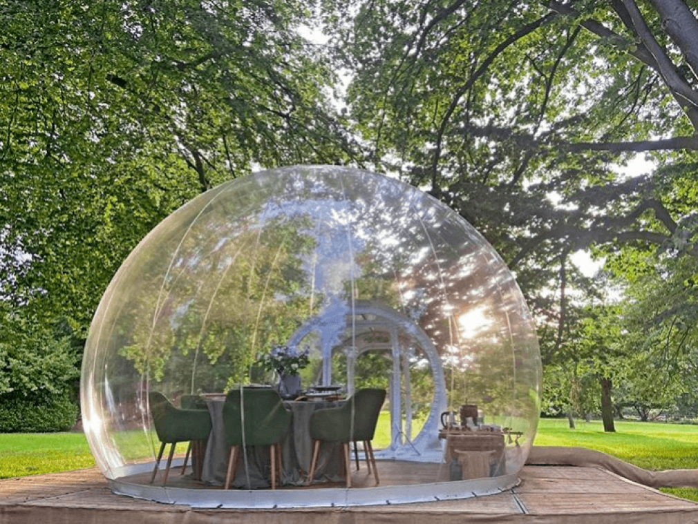 Bubbelen in een bubbel: in dit bos dineer je coronaproof onder de sterren