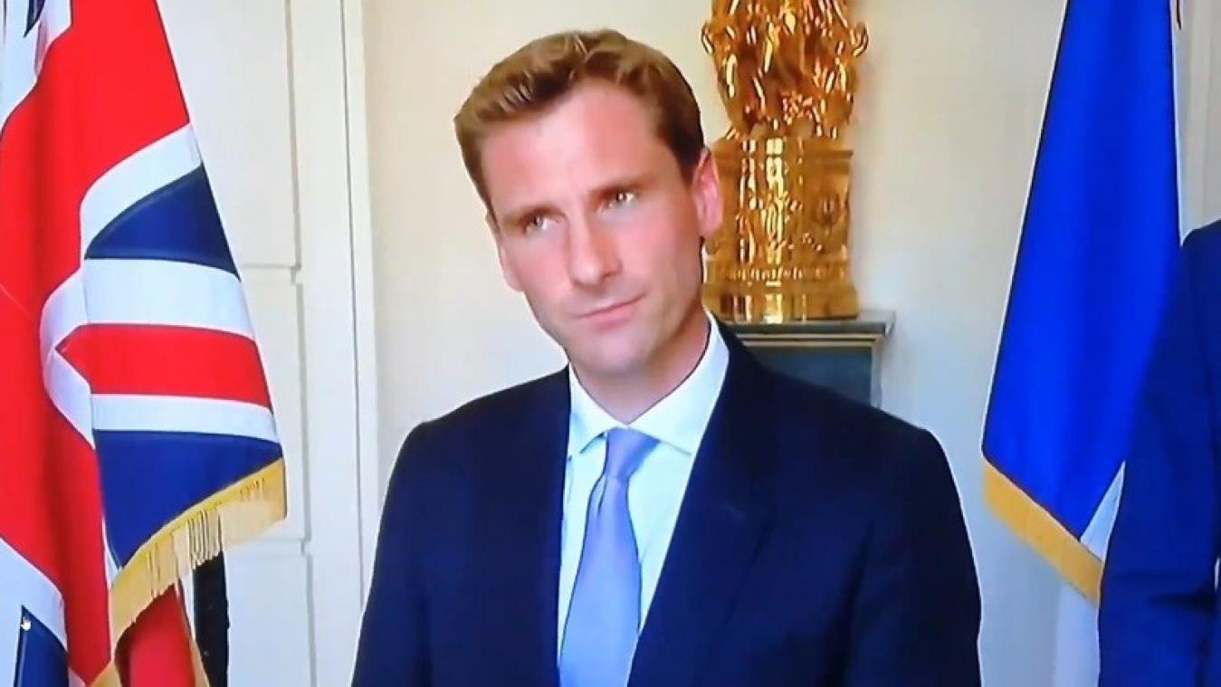 Britse politicus maakt pijnlijke blunder live op antenne: "Kunnen we dat opnieuw doen?" (video)