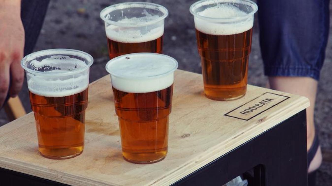"Alcohol proeven op jonge leeftijd verhoogt risico op bingedrinken met 85 procent"