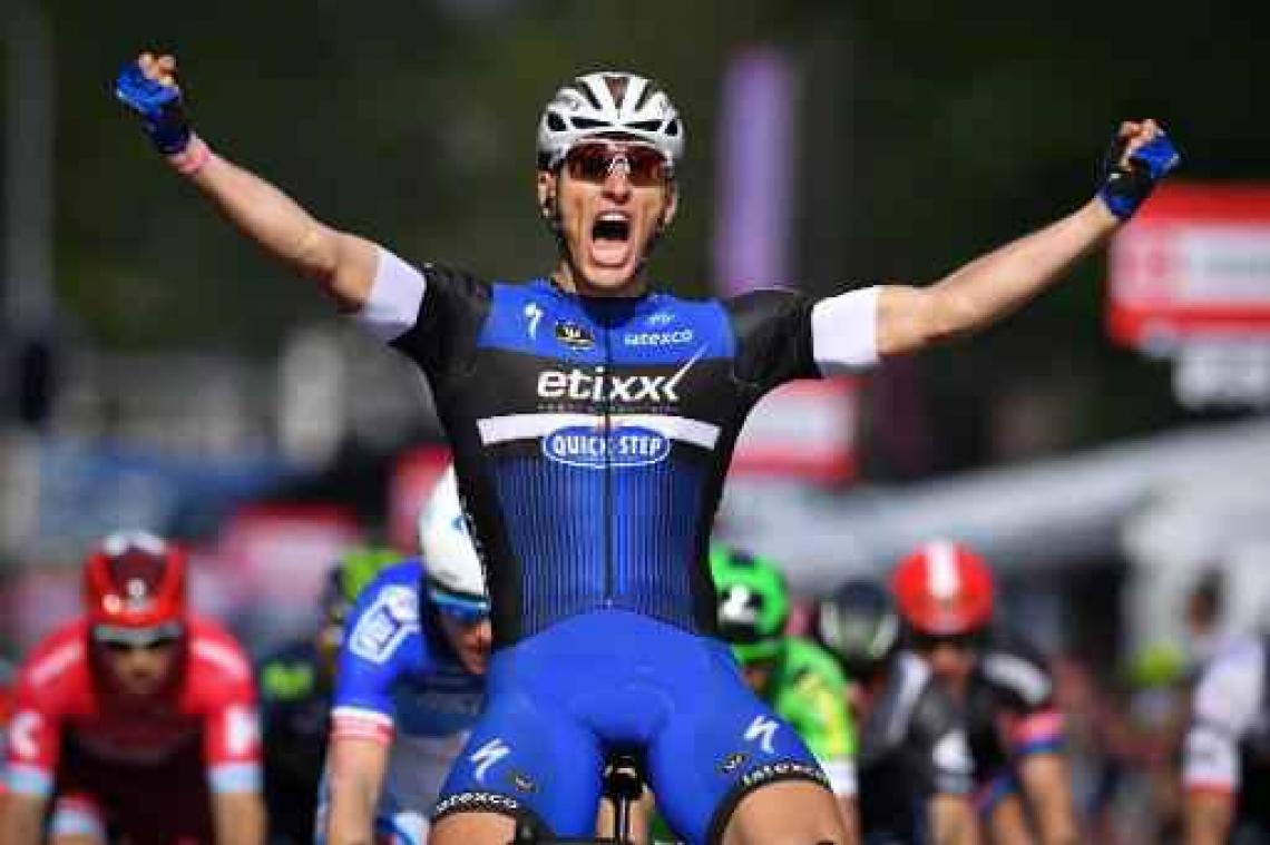 Kittel sprint naar tweede zege op rij en roze trui