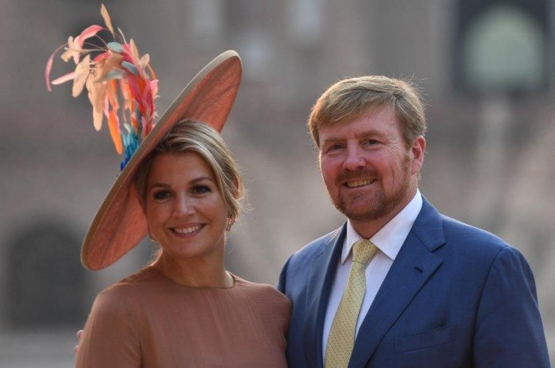 OEPS. Willem-Alexander en Máxima schenden coronaregels op vakantie