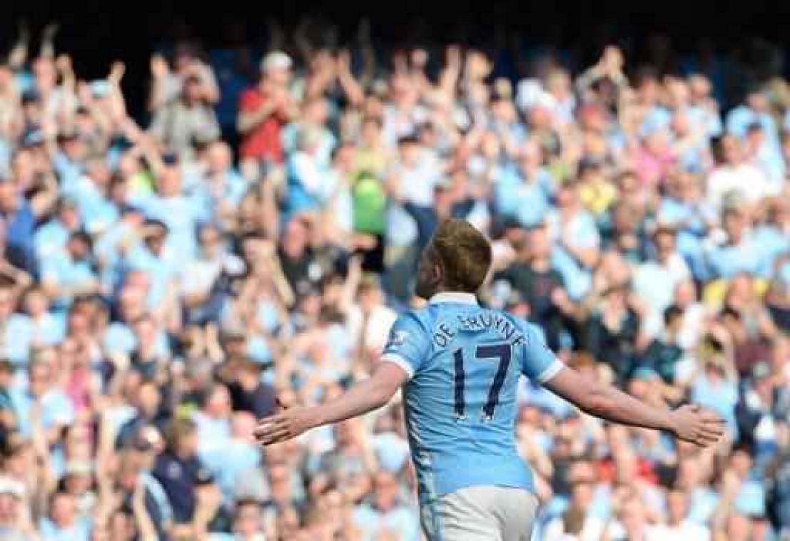 Belgen in het buitenland - De Bruyne (Manchester City) scoort, Benteke (Liverpool) geeft assist