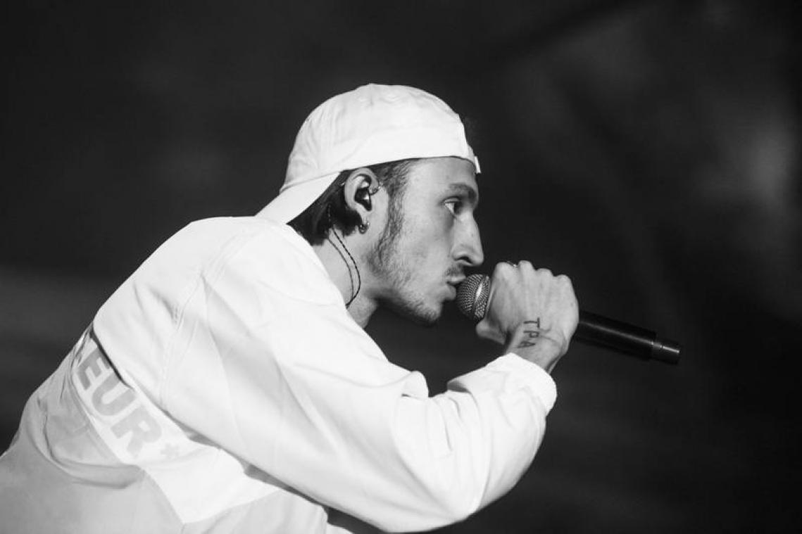 Roméo Elvis reageert op aantijgingen: "Heb mijn handen op een ongepaste manier gebruikt"