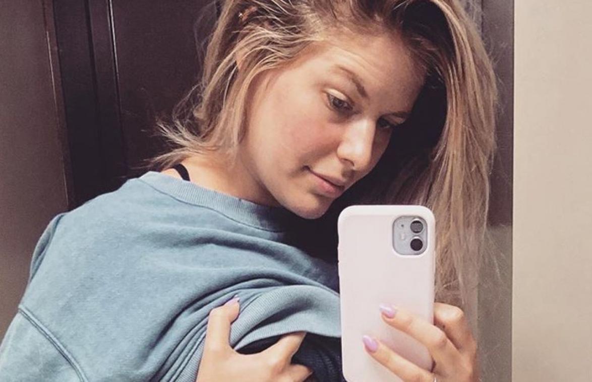 Moeder furieus nadat haar in fitness gevraagd wordt om topje te bedekken (foto)