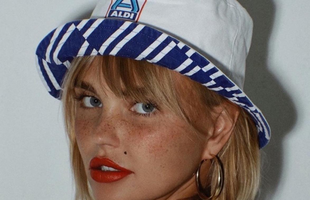 Fan van Aldi? Er bestaat nu een volledige Aldi-outfit! (foto's)