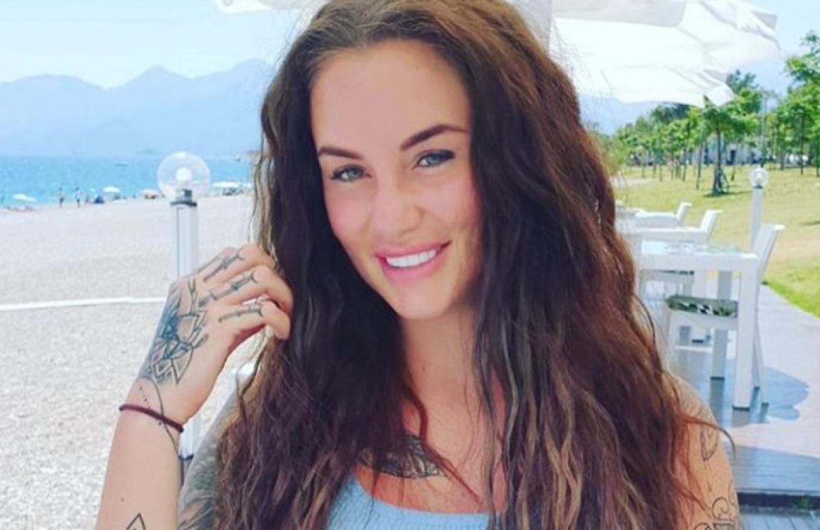 'Temptation'-Rosanna zet haar gebruikte bilimplantaten te koop (foto)