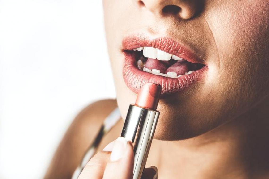 Bijna de helft van de vrouwen draagt nooit of zelden make-up