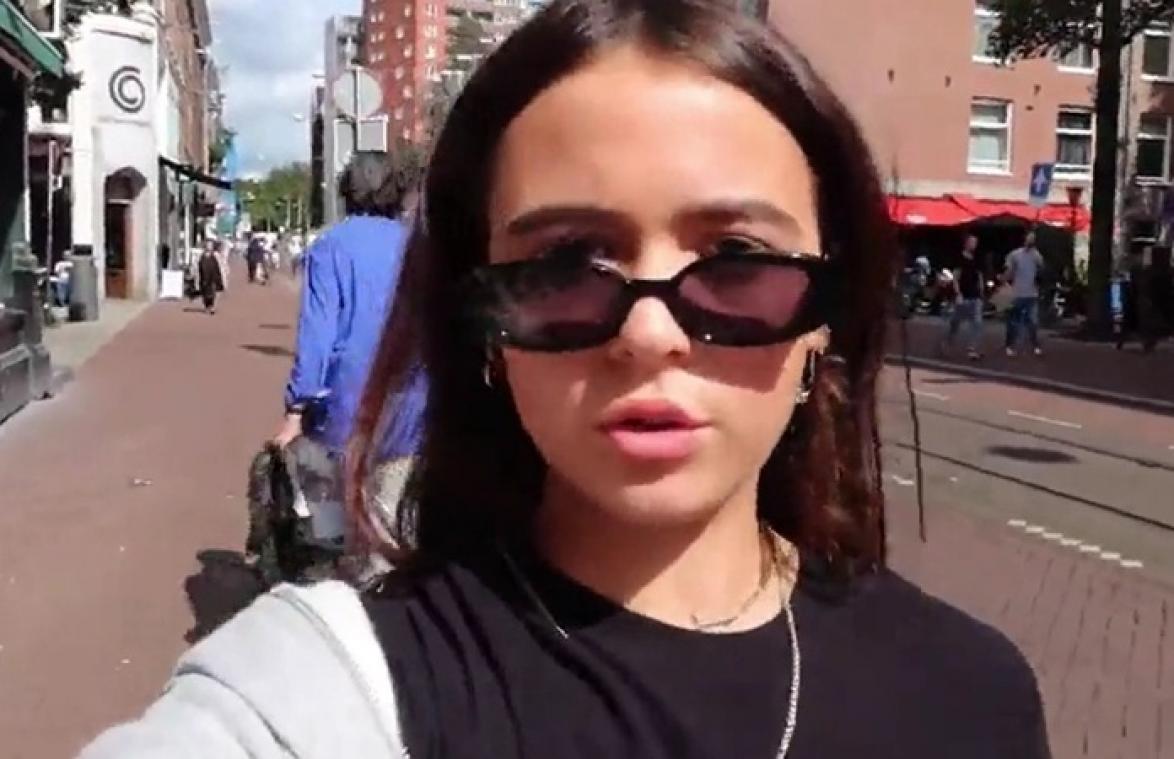 ONBEGRIJPELIJK! Bekende YouTubester gaat meteen na coronatest lunchen en winkelen (video)