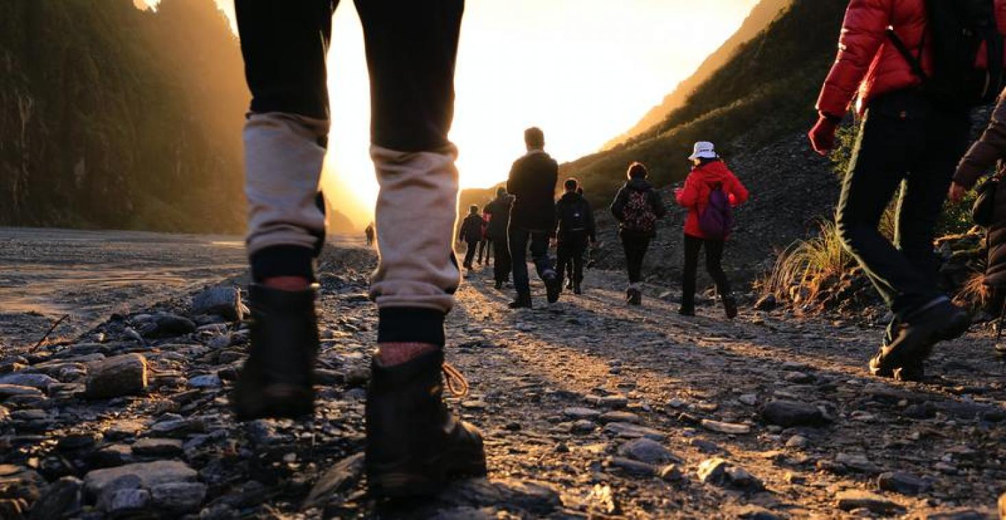 Recordaantal wandelaars neemt zondag deel aan coronaproof editie van Refugee Walk