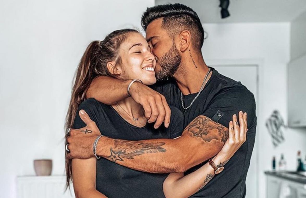 'Temptation'-Amber en Arda tonen 'eerste foto' van hun baby: "Hij lijkt op zijn papa" (foto)