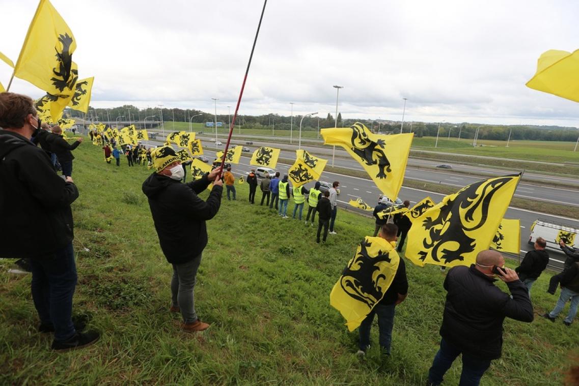 Vlaams Belang organiseerde 'protestrit' tegen Vivaldi