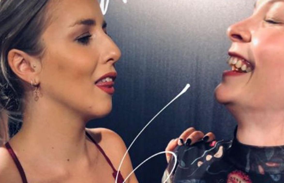 Volger waarschuwt Laura uit 'Blind Getrouwd': "Je tepel is zichtbaar" (foto)
