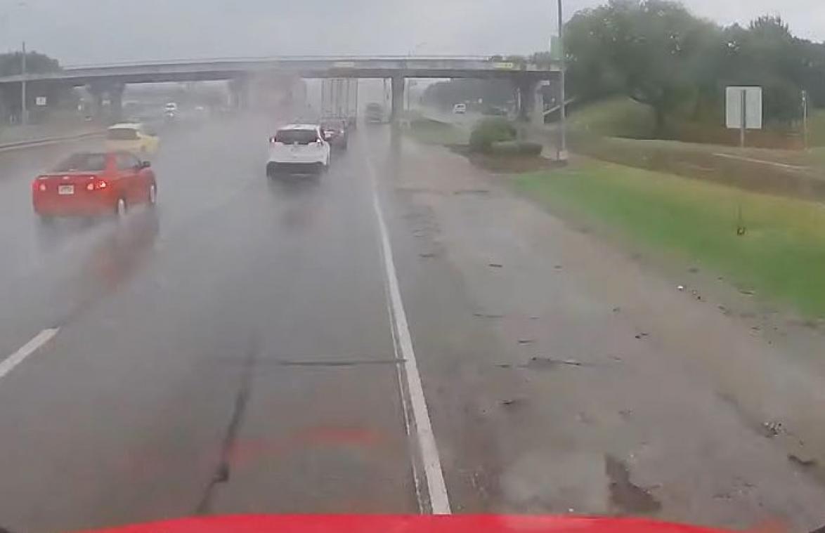 NIPT! Vrachtwagenchauffeur voorkomt drama nadat verkeer voor hem plots remt (video)