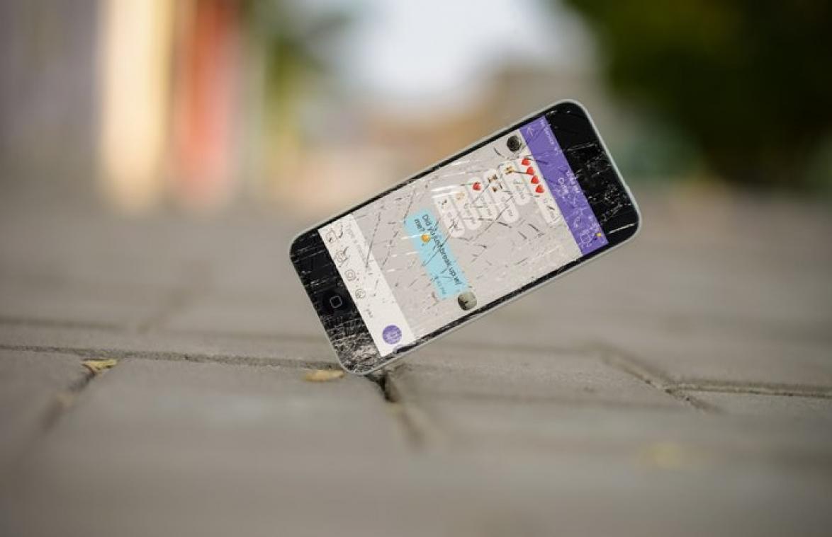 Apple werkt aan iPhone die barstjes in scherm automatisch herstelt