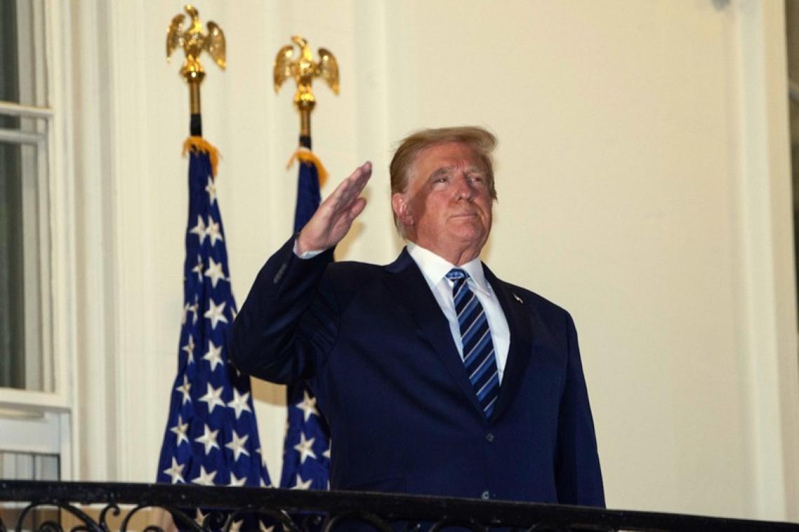 Trump heeft ziekenhuis verlaten: "Wees niet bang voor corona, laat het je leven niet beheersen"