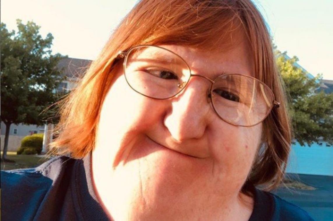 YES! "Te lelijke" Melissa nam wraak op haar pesters door élke dag een selfie te posten