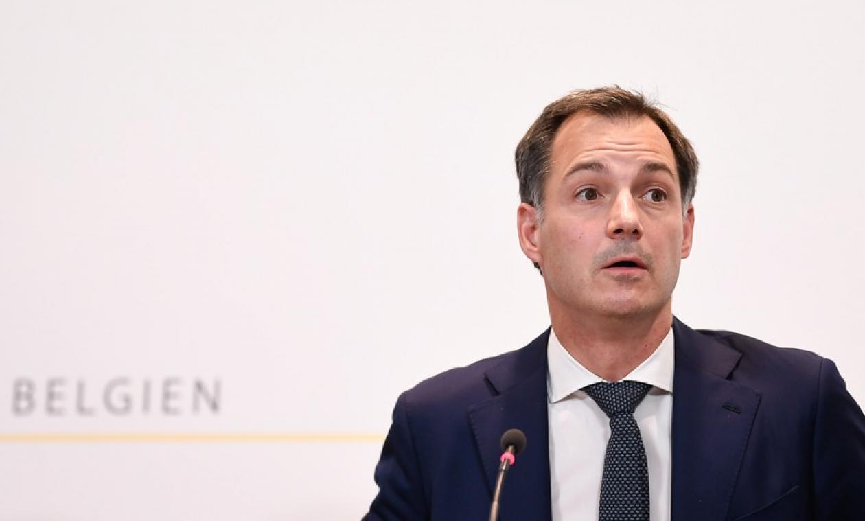 Coronamaatregelen opnieuw strenger: drie nauwe contacten, cafés sluiten om 23 uur