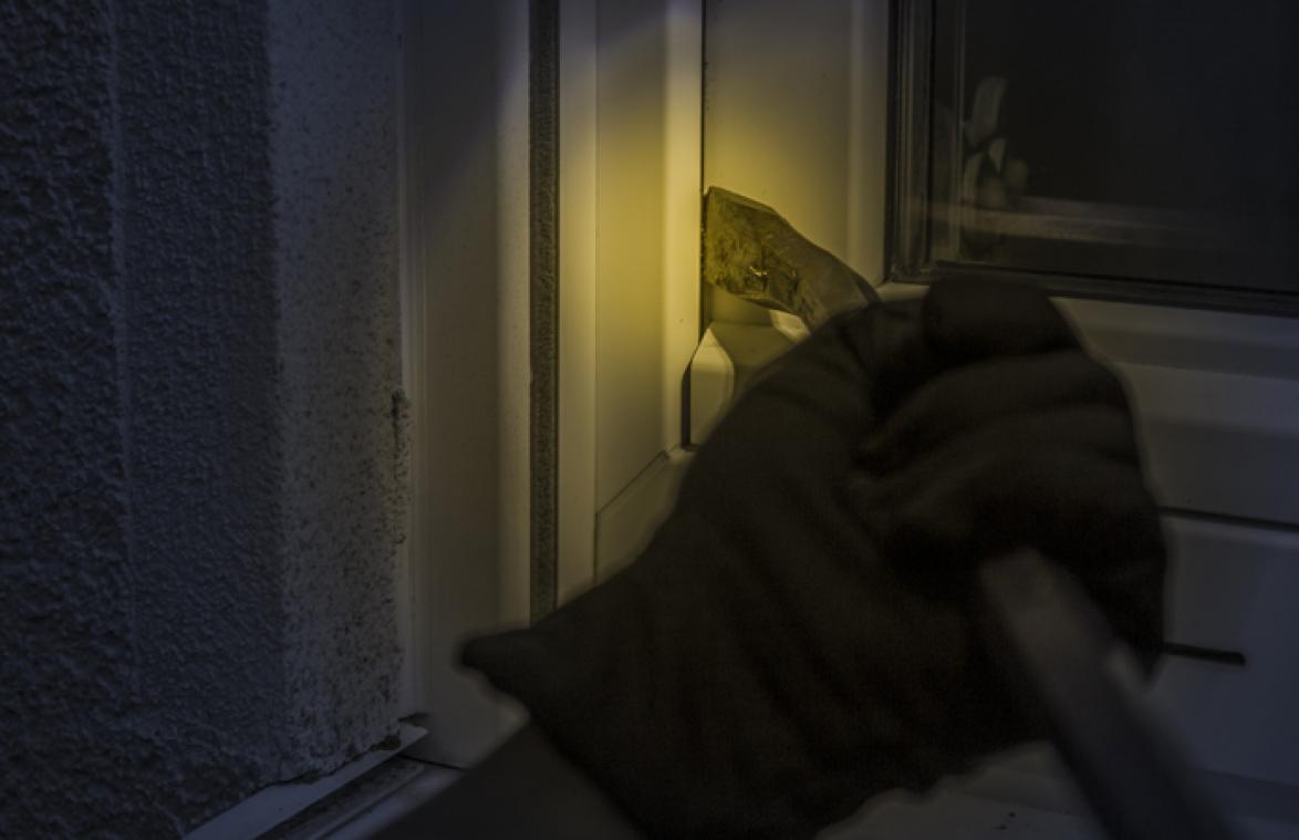 Inbrekers onthullen WAAR in je huis ze als eerste op zoek gaan naar kostbare dingen