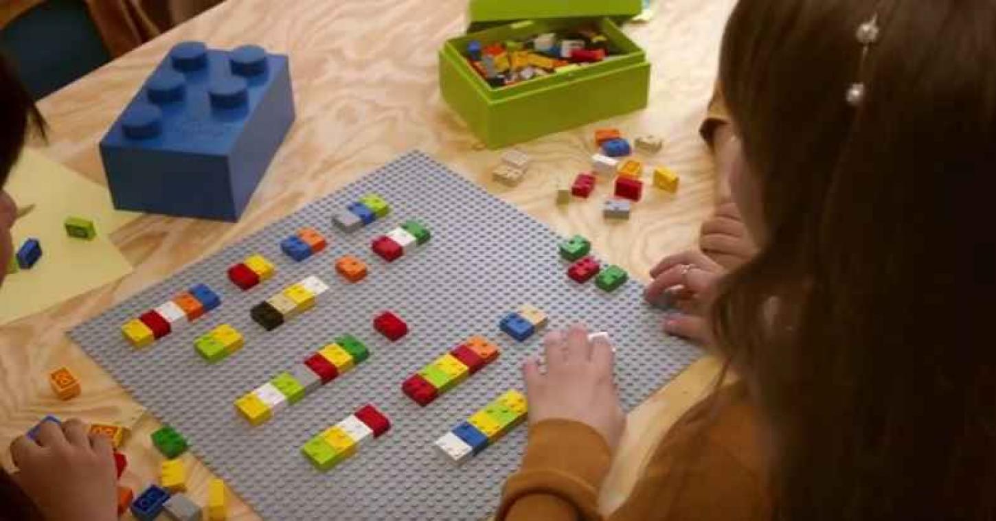 Deze legoblokjes helpen blinde kinderen al spelend lezen
