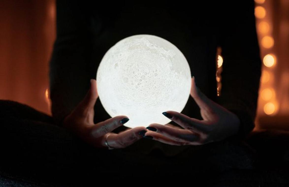 Astrologe die coronavirus voorspelde, onthult wat er in 2021 staat te gebeuren