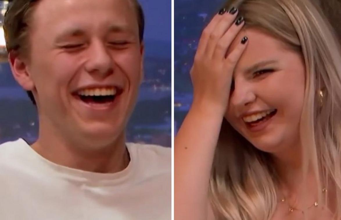 'First Dates'-deelneemster lacht zo grappig dat haar date niet meer bijkomt (video)