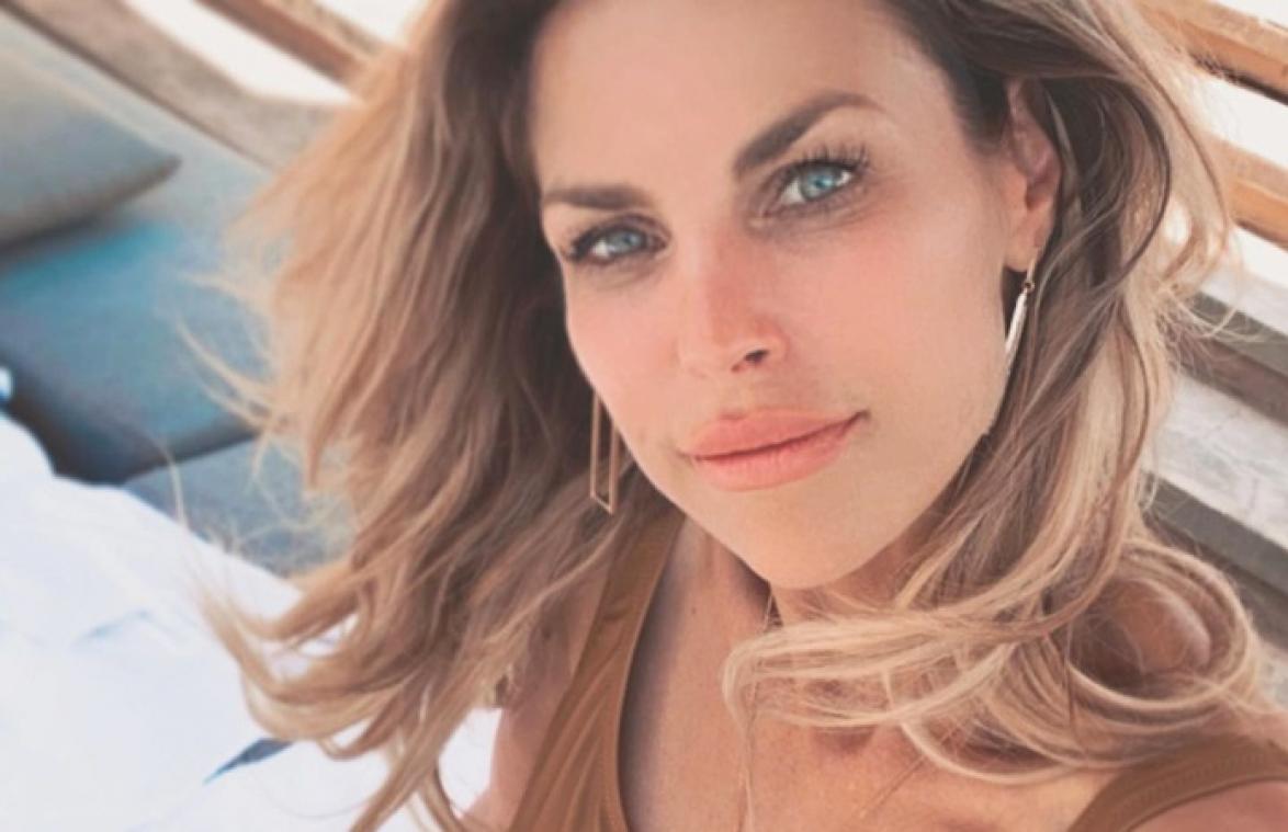 Tanja Dexters reageert op ongeruste fans: "Ik heb altijd smalle benen gehad" (foto)
