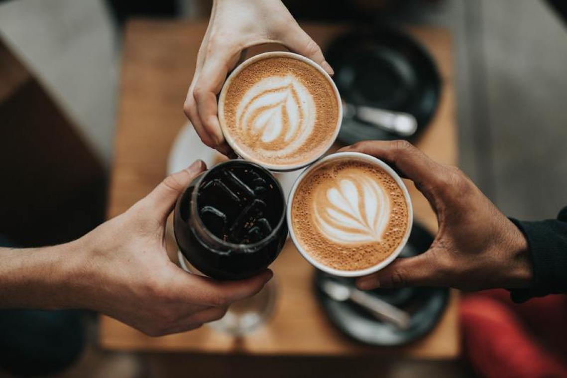 BIZAR. Deze make-up is gemaakt van koffie