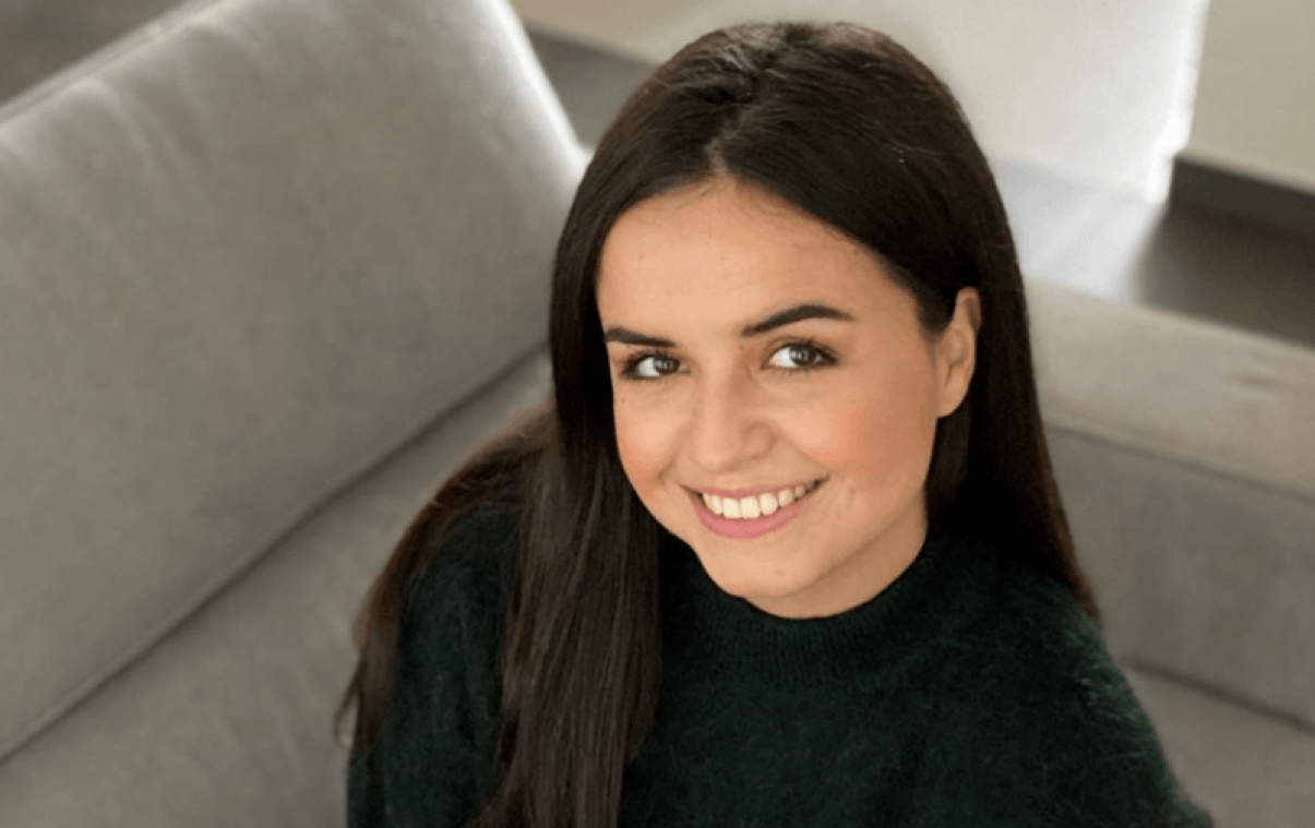K3-Marthe toont in filmpje eindelijk haar lief van Baba Yega