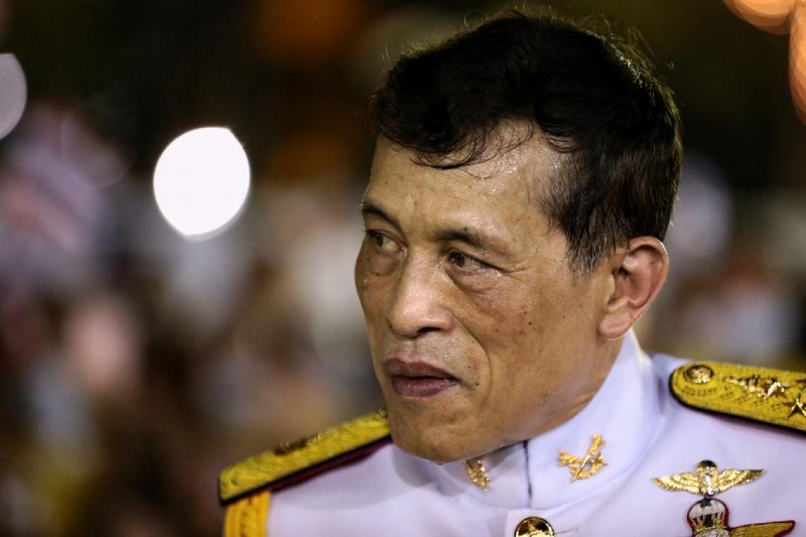 Thailand blokkeert deze site na pikant filmpje met koning