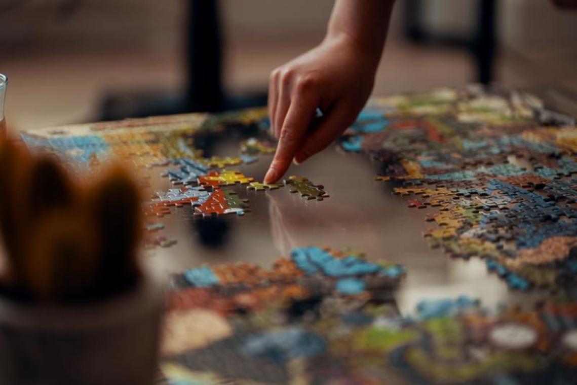 BIZAR. Puzzels in Nederland geraken uit voorraad door corona
