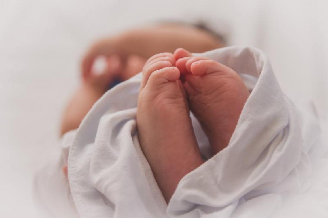 Baby in Singapore geboren met antistoffen voor coronavirus