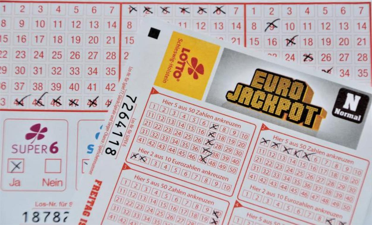 BIZAR. Vrouw beseft pas na 10 dagen dat bericht over lottowinst van 150.000 dollar geen scam is