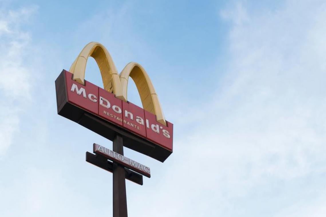BIZAR. Medewerkster McDonald's onterecht ontslagen na eten van een paar kipnuggets