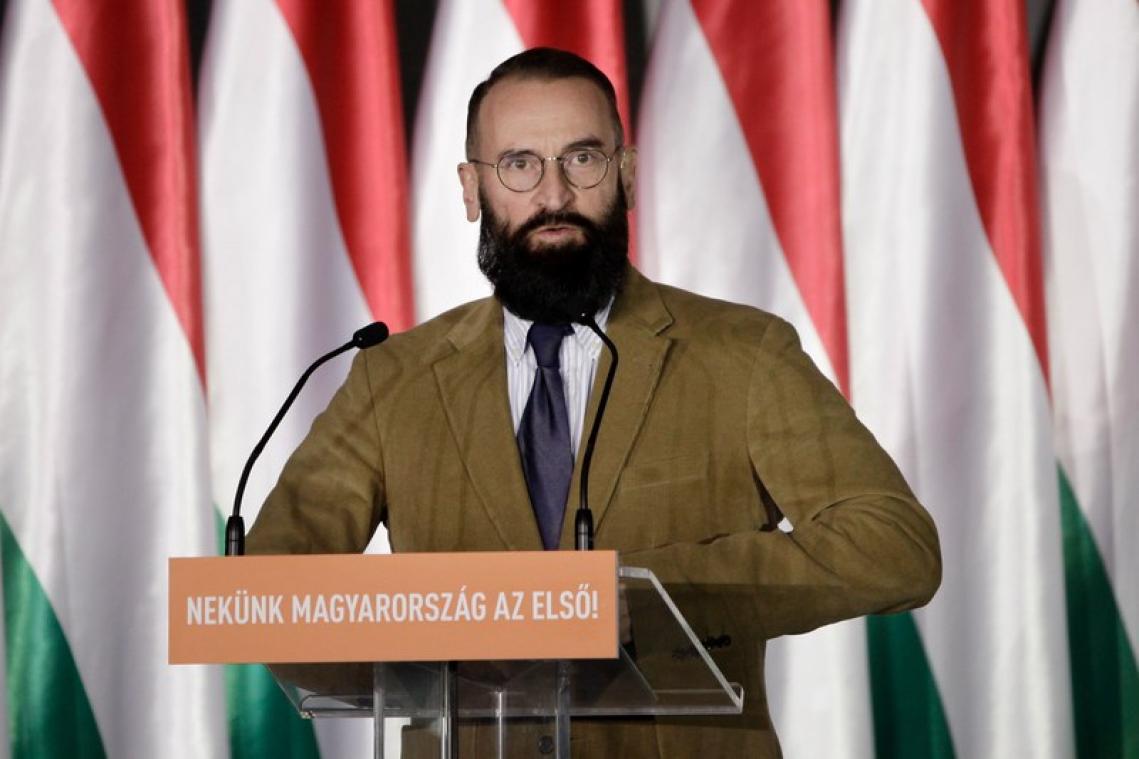 Op homoseksuele gangbang betrapte Europarlementiër is grondlegger anti-homowet in Hongarije