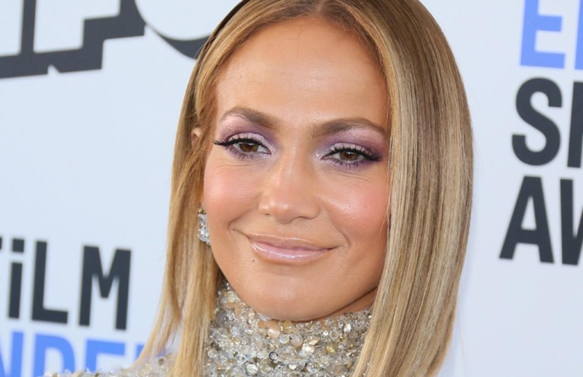 Jennifer Lopez deelt foto met haar mama: "Je schoonheid komt duidelijk van haar" (foto)
