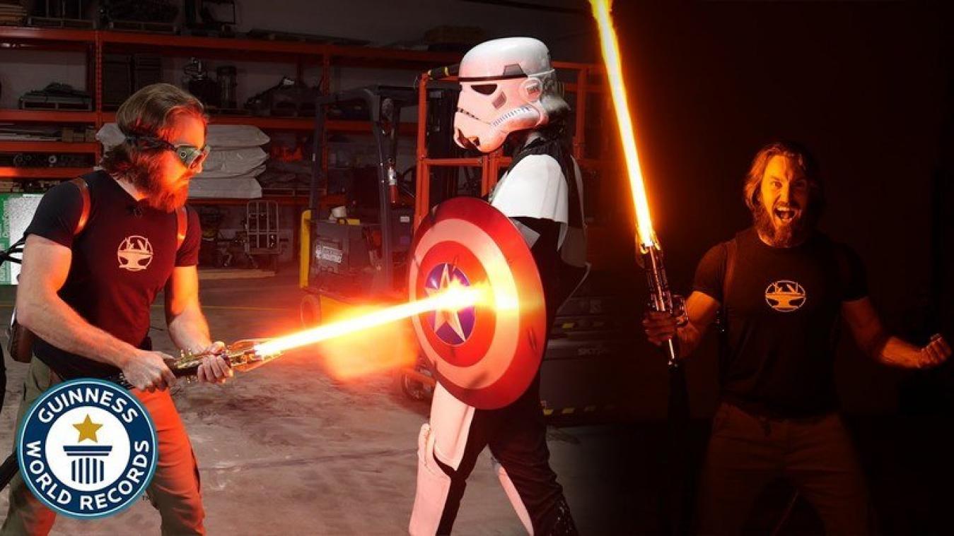 Canadezen vestigen wereldrecord met 's werelds eerste werkende lightsaber (video)