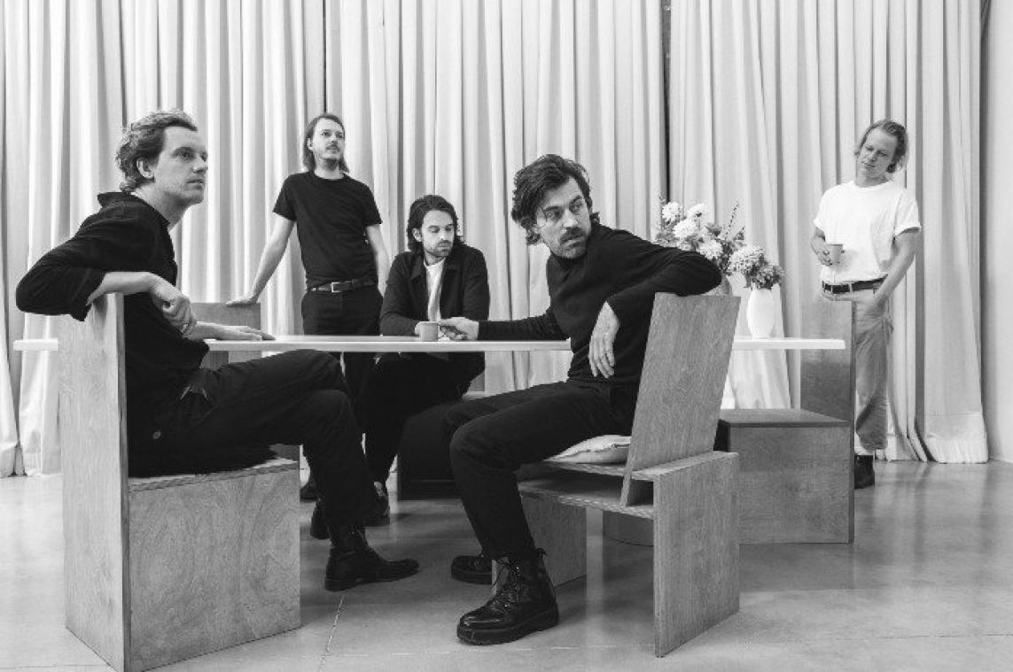 SOUNDCHECK. Balthazar kondigde met "toepasselijke" single 'Losers' zijn vijfde worp aan: "De entertainmentsector is   de loser van heel de hoop"