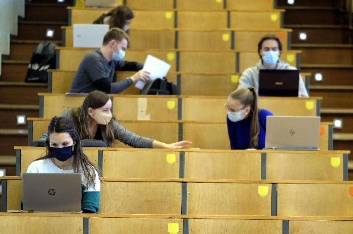 Vlaamse universiteiten en hogescholen blijven tot eind februari in code rood: "Iedere vorm van perspectief valt weg"