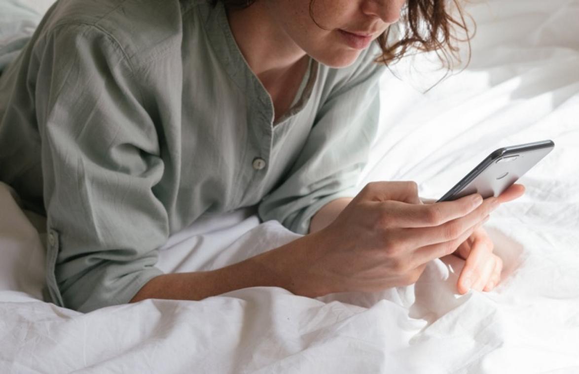 Vrouw verlaat man nadat ze DIT bericht leest dat hij naar zijn vrienden stuurde
