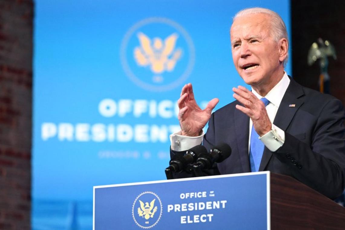 Joe Bidens lelijke hoest baart Amerikanen zorgen: Het is maar een verkoudheid