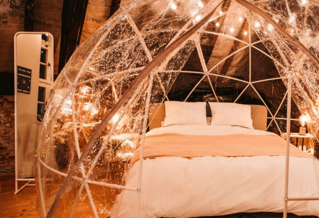 STAYCATION. Slaap eens in een bubbel op de Grote Markt van Brussel
