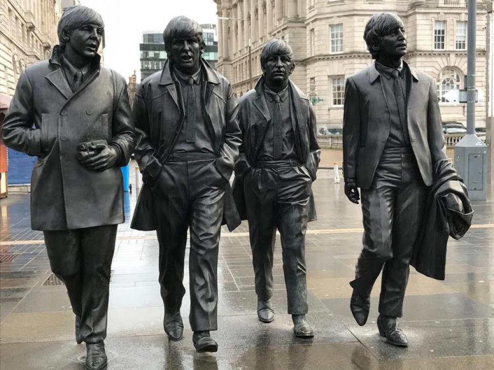 Deze ex-Beatle kondigt documentaire over zijn carrière aan (video)