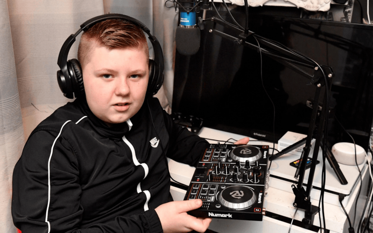 12-jarige knul houdt 'lockdownparty' op school-wc