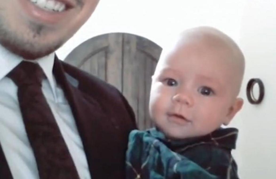 HILARISCH! Baby reageert heel dramatisch als hij het woord 'nee' hoort (video)