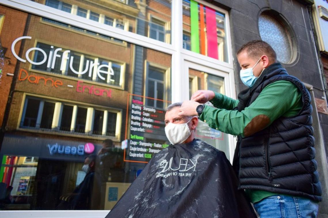 Niet op reis, wel terug naar de kapper? Dit ligt op tafel van het Overlegcomité